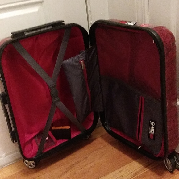 Planet Traveler USA Smart Tech Case Hardside Spinner Carry-on, Red, One Size - Picture 6 of 16